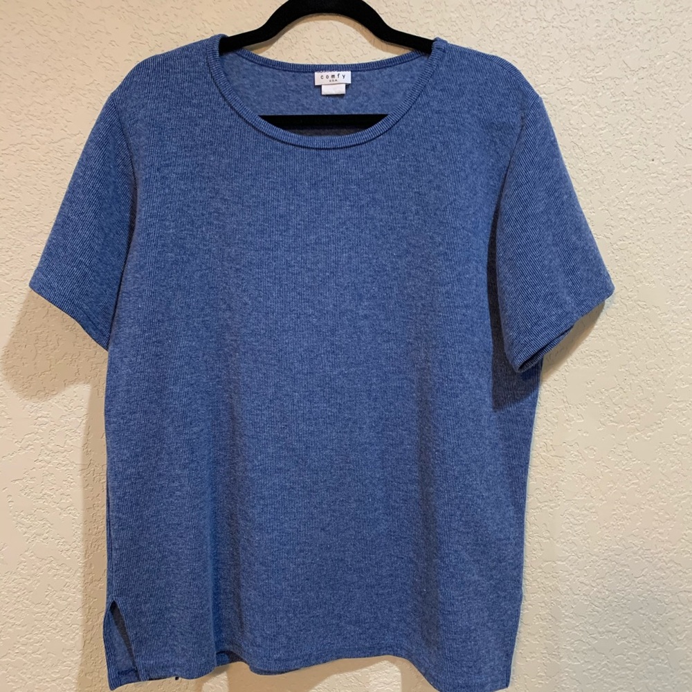 ⭐️LAST CHANCE⭐️ vintage ribbed tee